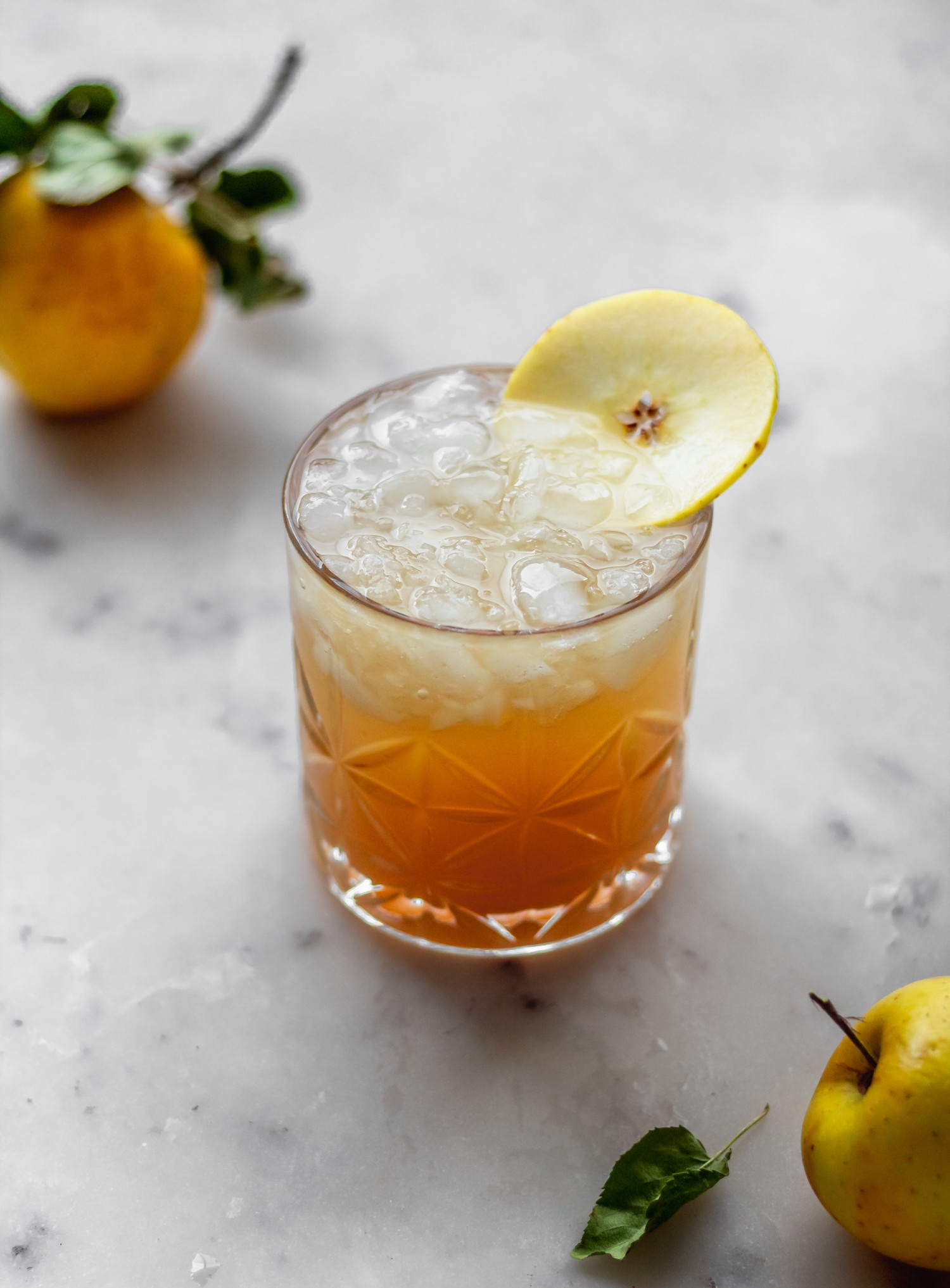 Fall cocktails with whiskey.